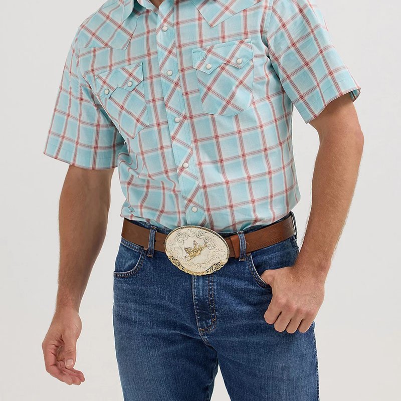 How to Put a Cowboy Buckle on a Belt